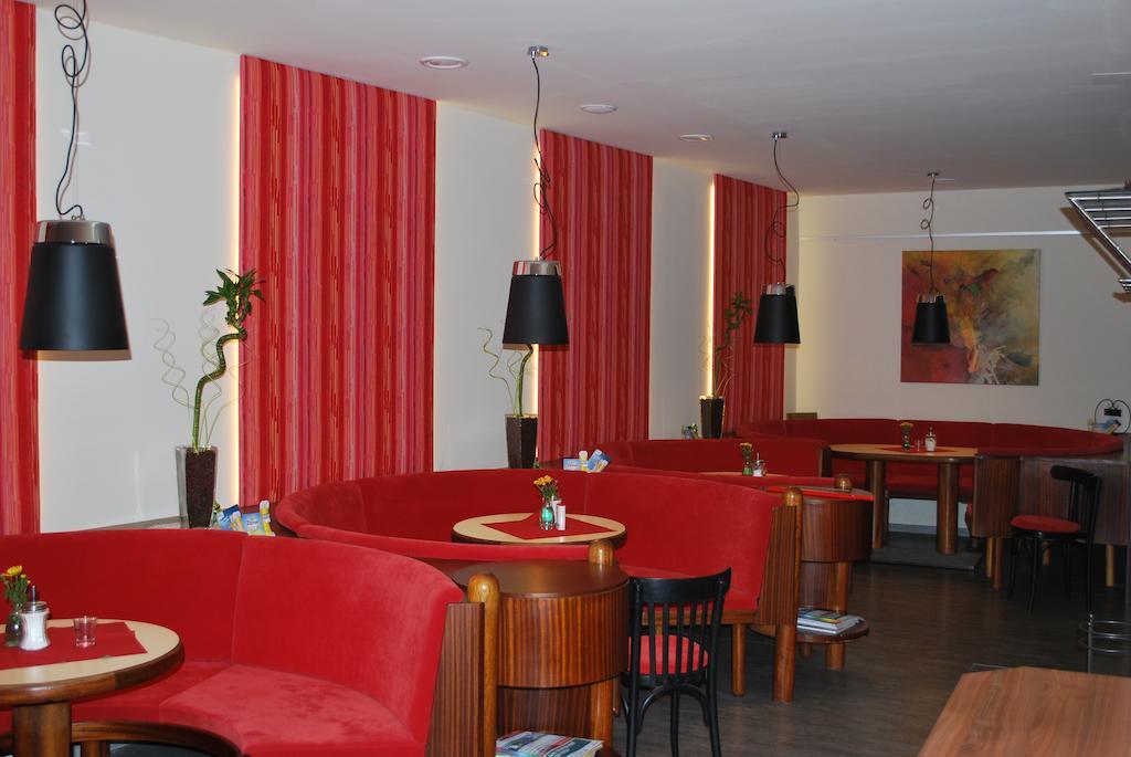 Hotel Restaurant Lauriacum เอนส์ ภายนอก รูปภาพ